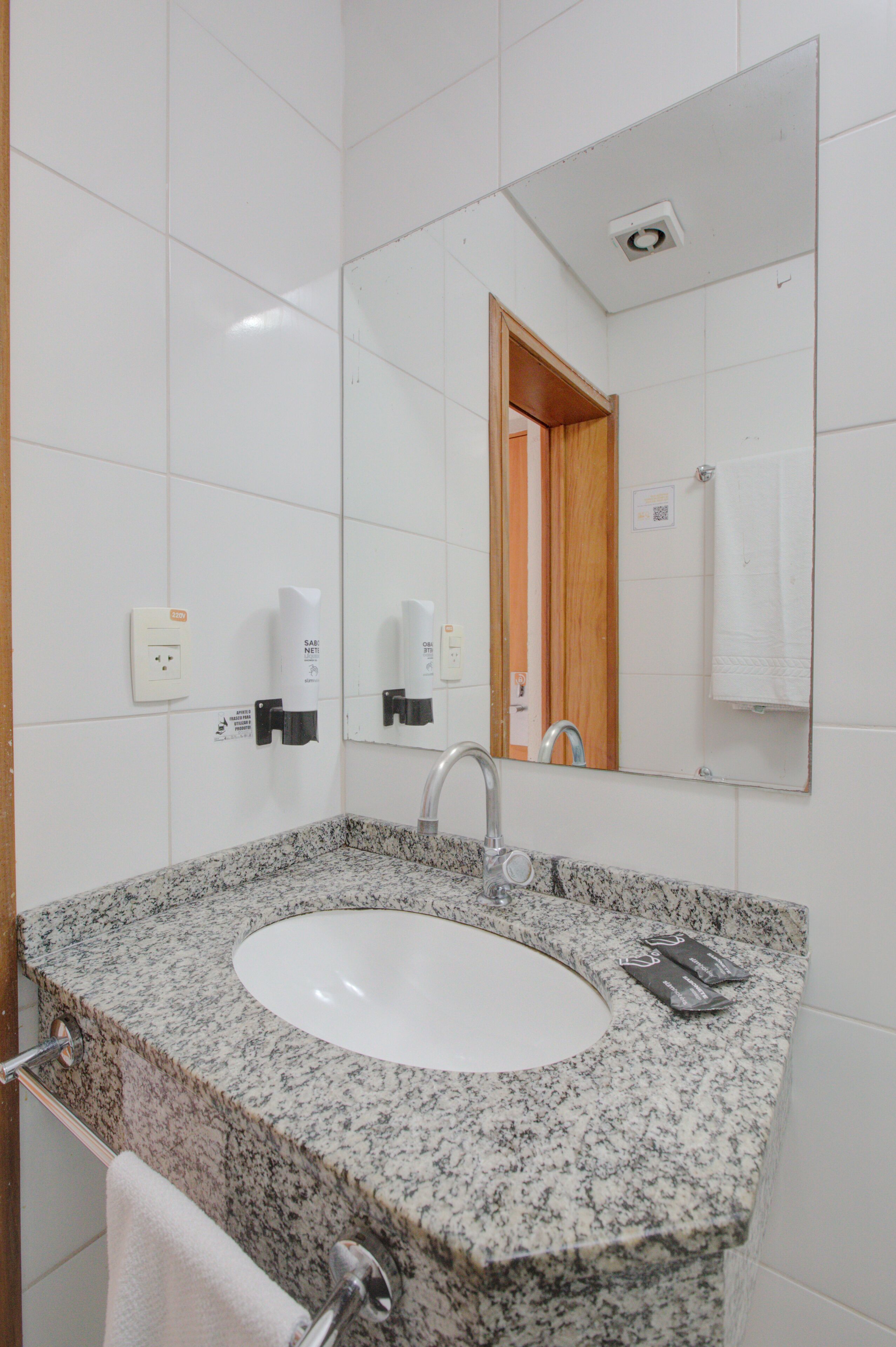 shower, free toiletries, towels