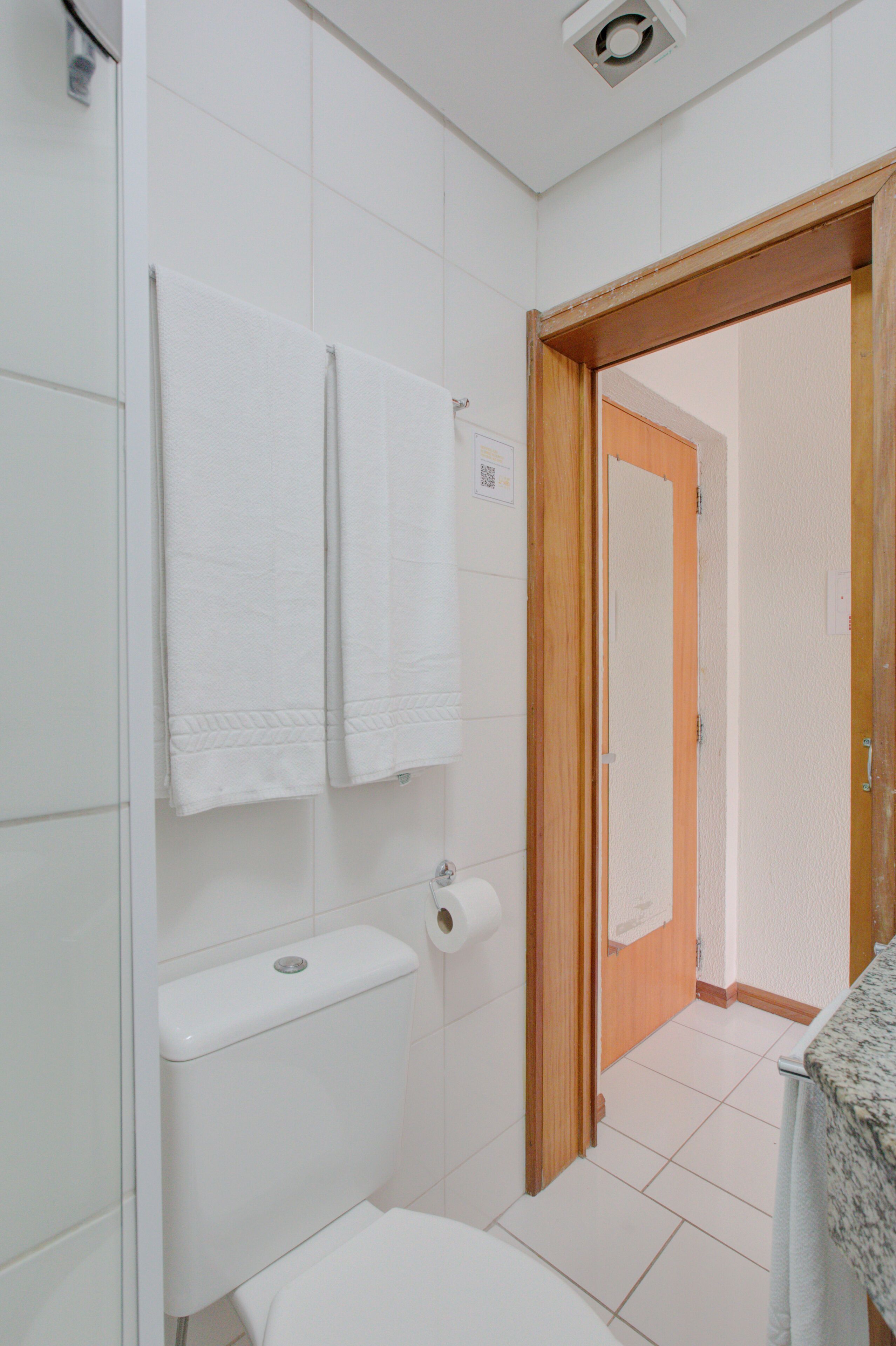 shower, free toiletries, towels