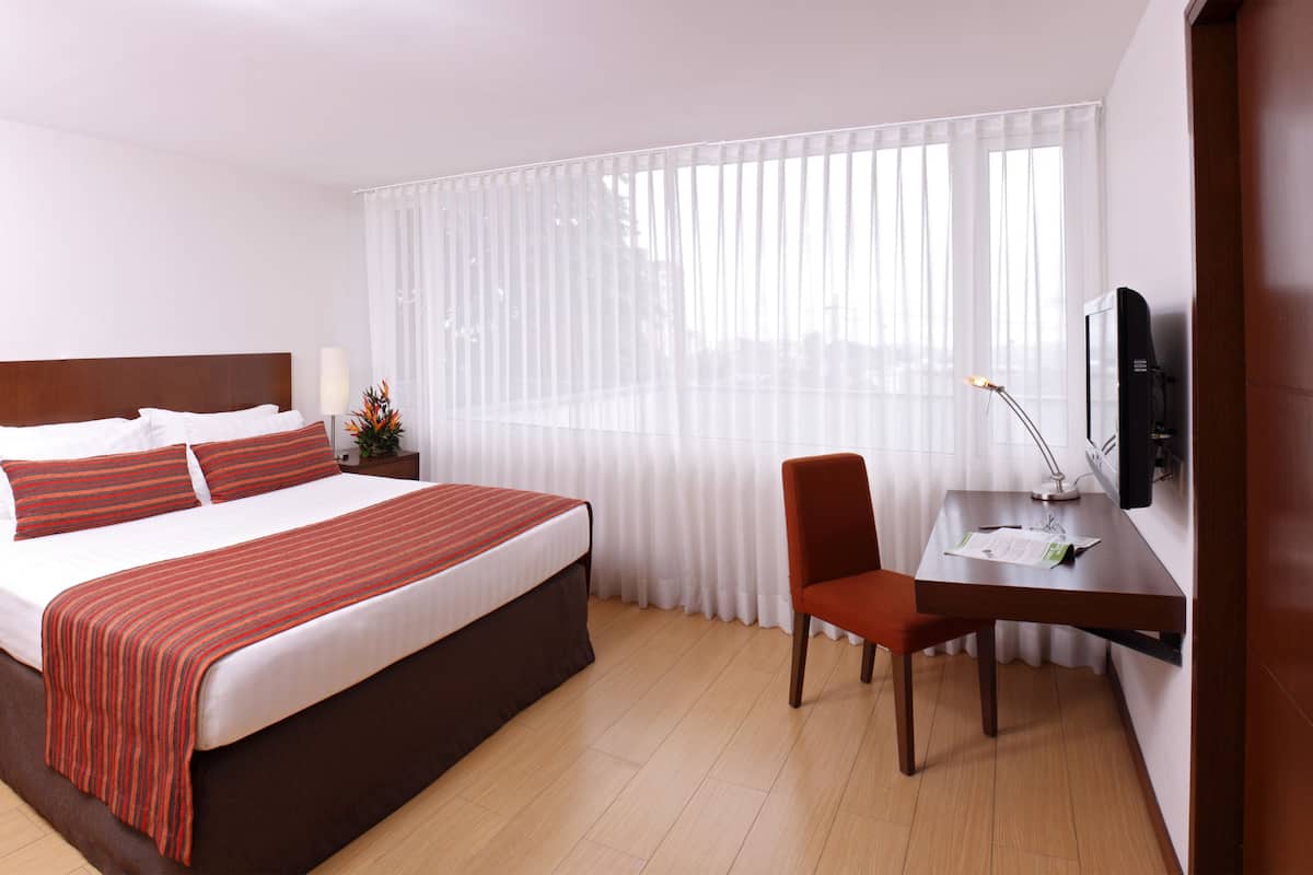 in-room safe, desk, soundproofing, free wifi