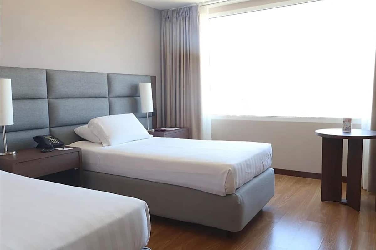 In-room safe, desk, soundproofing, WiFi (free)