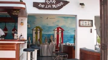 S'hi serveixen dinars, sopars i plats de marisc