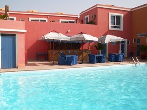 Kolam renang terbuka 