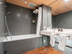 Family Suite, Non Smoking | Desk, free WiFi, bed sheets - Sutton Hotel Hakata City (Fukuoka)
