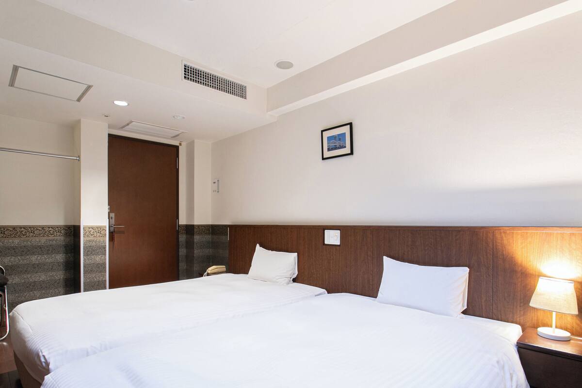 ห้องทวิน, ปลอดบุหรี่ (Hollywood Twin) | โต๊ะทำงาน, Wi-Fi ฟรี, ผ้าปูที่นอน