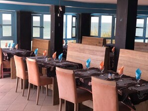 Breakfast, lunch, dinner served; Regional cuisine, beach views