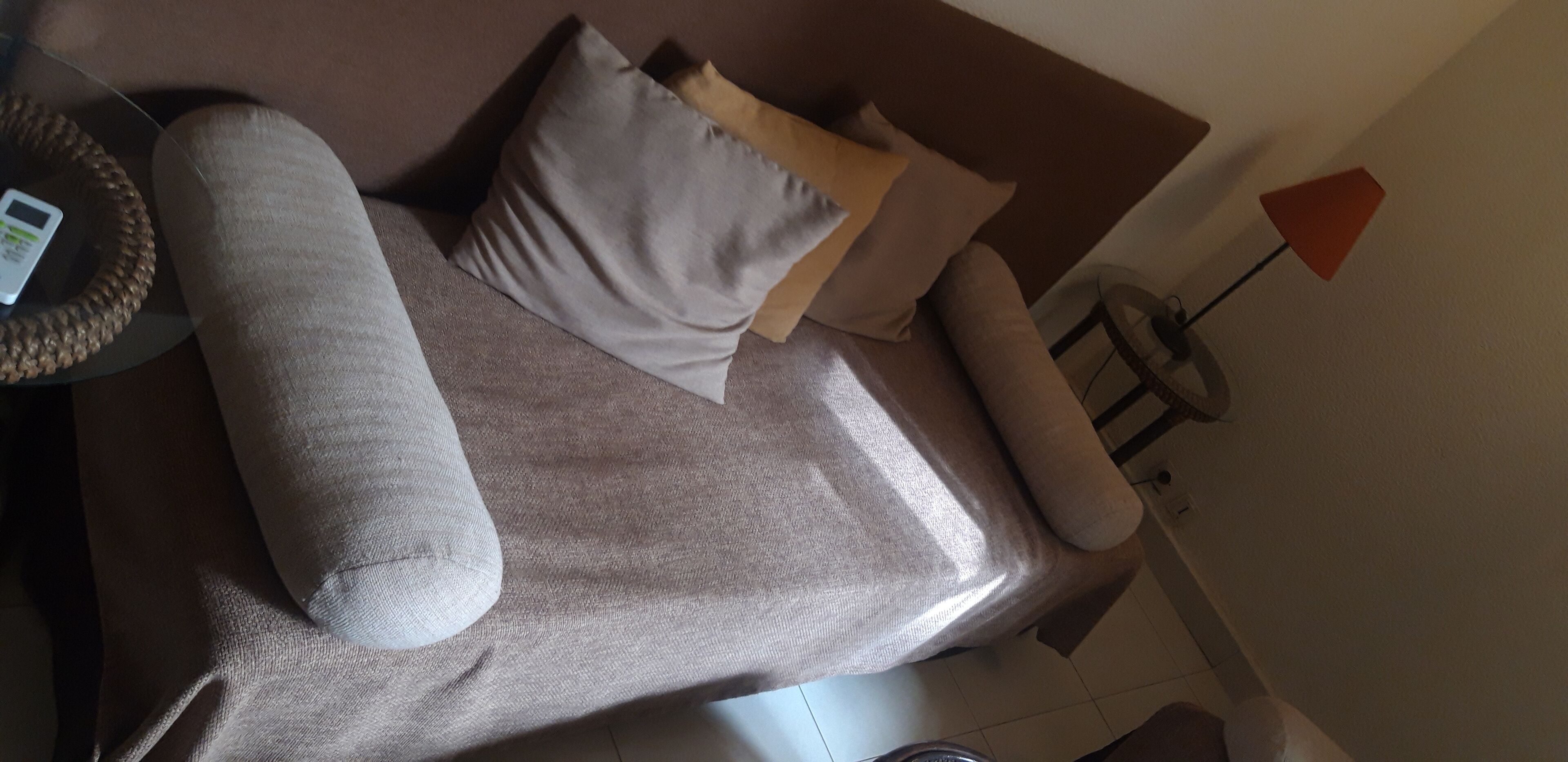 standard suite (single) | living area | tv