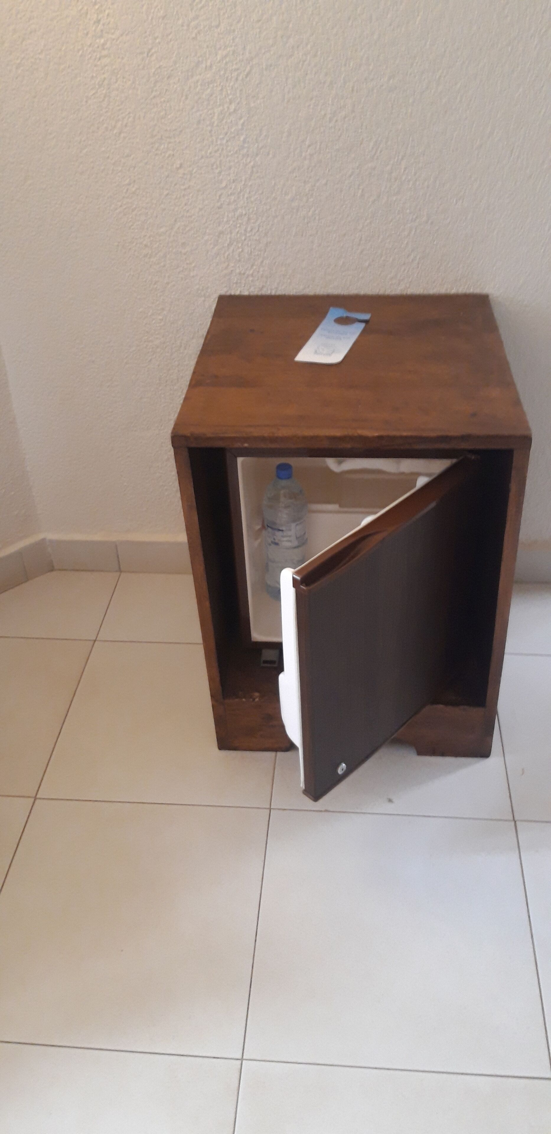 standard suite (single) | mini fridge