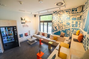 Lobby lounge - H+ Hotel 4 Youth Berlin Mitte (Berlin)