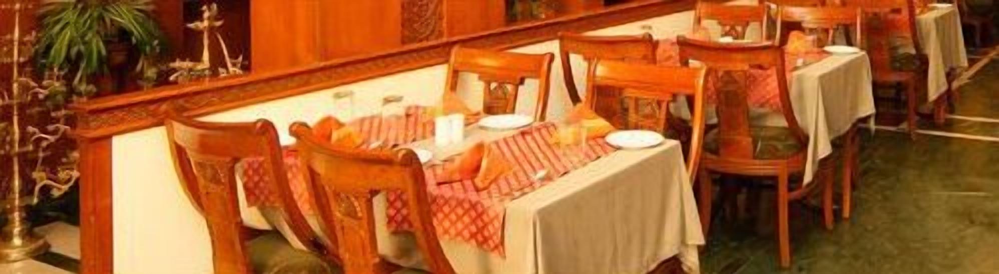 2 restaurants, breakfast served