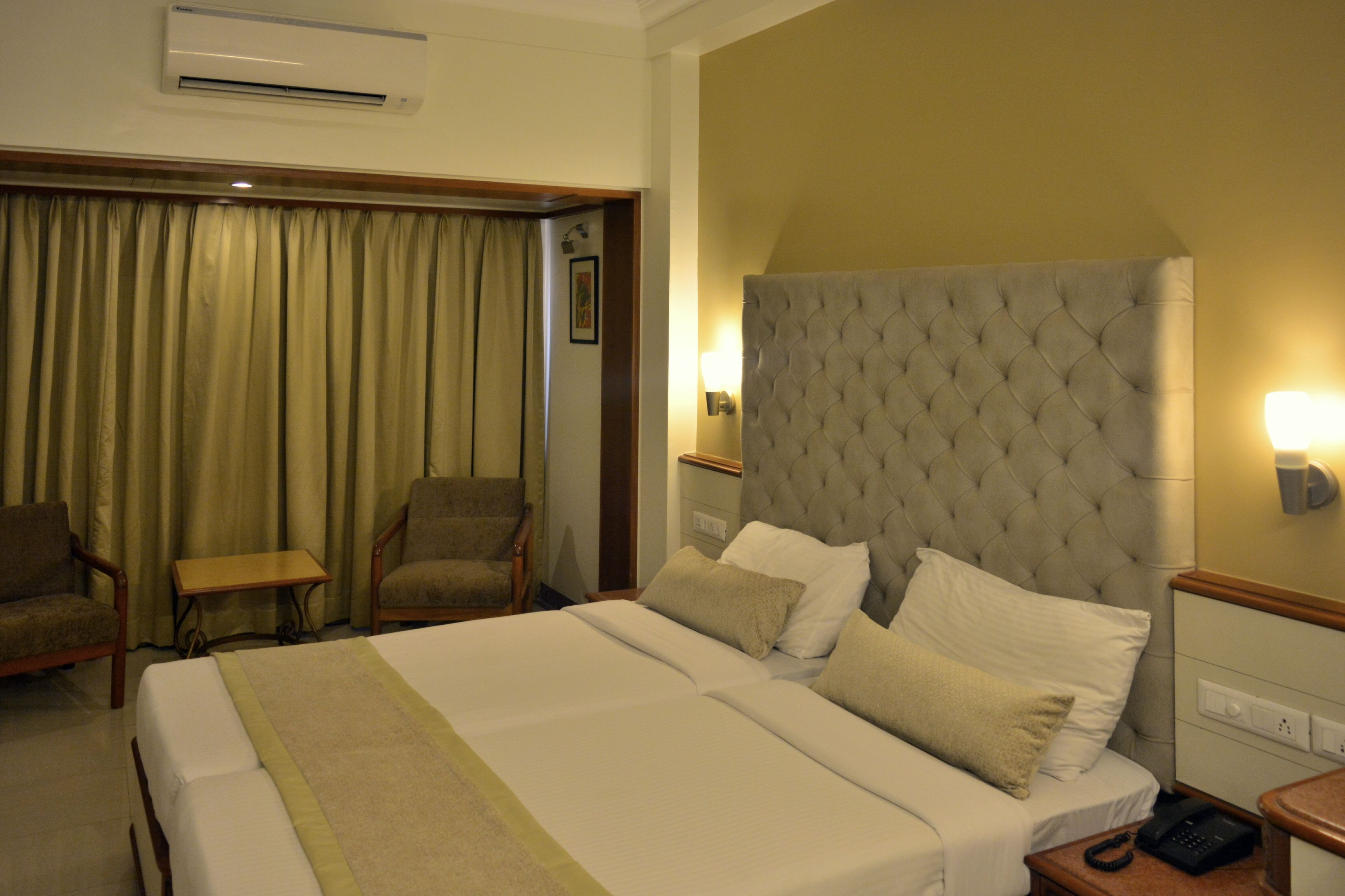 deluxe room, 1 double or 2 single beds | premium bedding, memory-foam beds, minibar, in-room safe