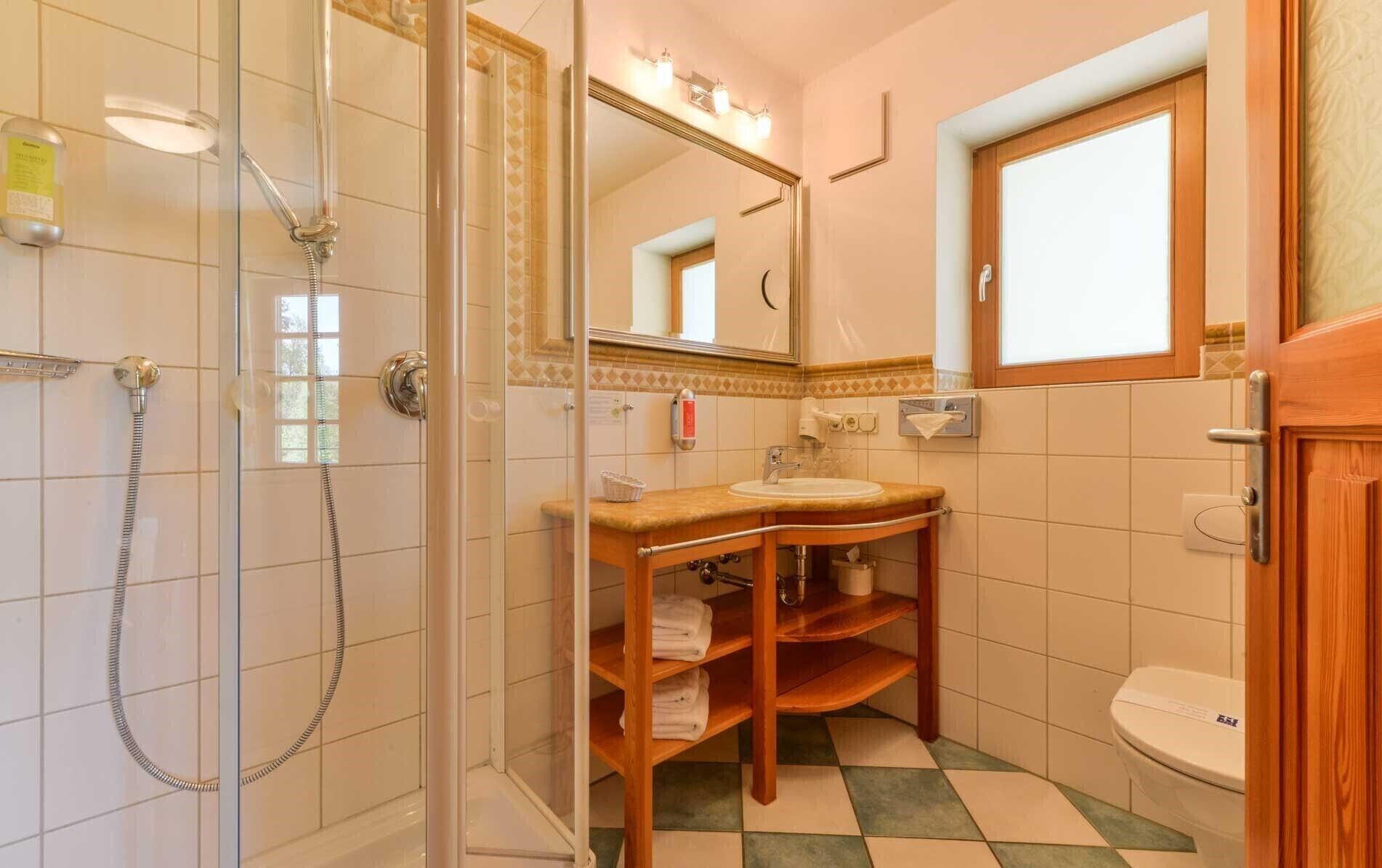 double room | bathroom | shower, towels