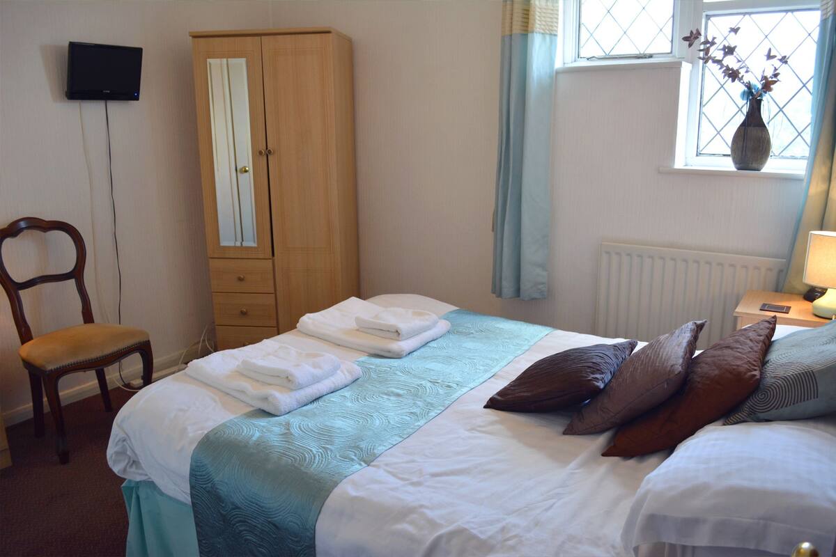 Traditional Room | WiFi (free), bed sheets