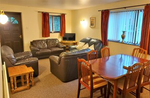 コテージ | リビングルーム | 薄型テレビ