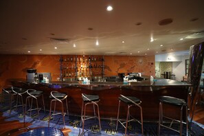 2 bars/lounges, poolside bar