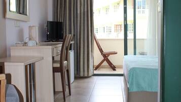 Minibar, in-room safe, iron/ironing board, free WiFi