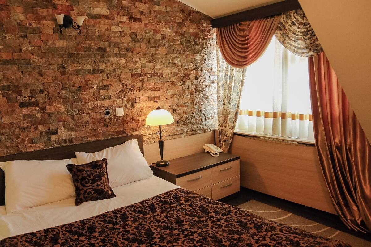 Economy Double Room Single Use | Desk, iron/ironing board (on request), free cots/infant beds