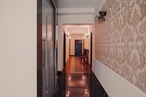 Double Room | Desk, iron/ironing board, free cots/infant beds, rollaway beds