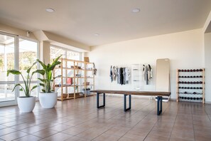 Breakfast, lunch and dinner served