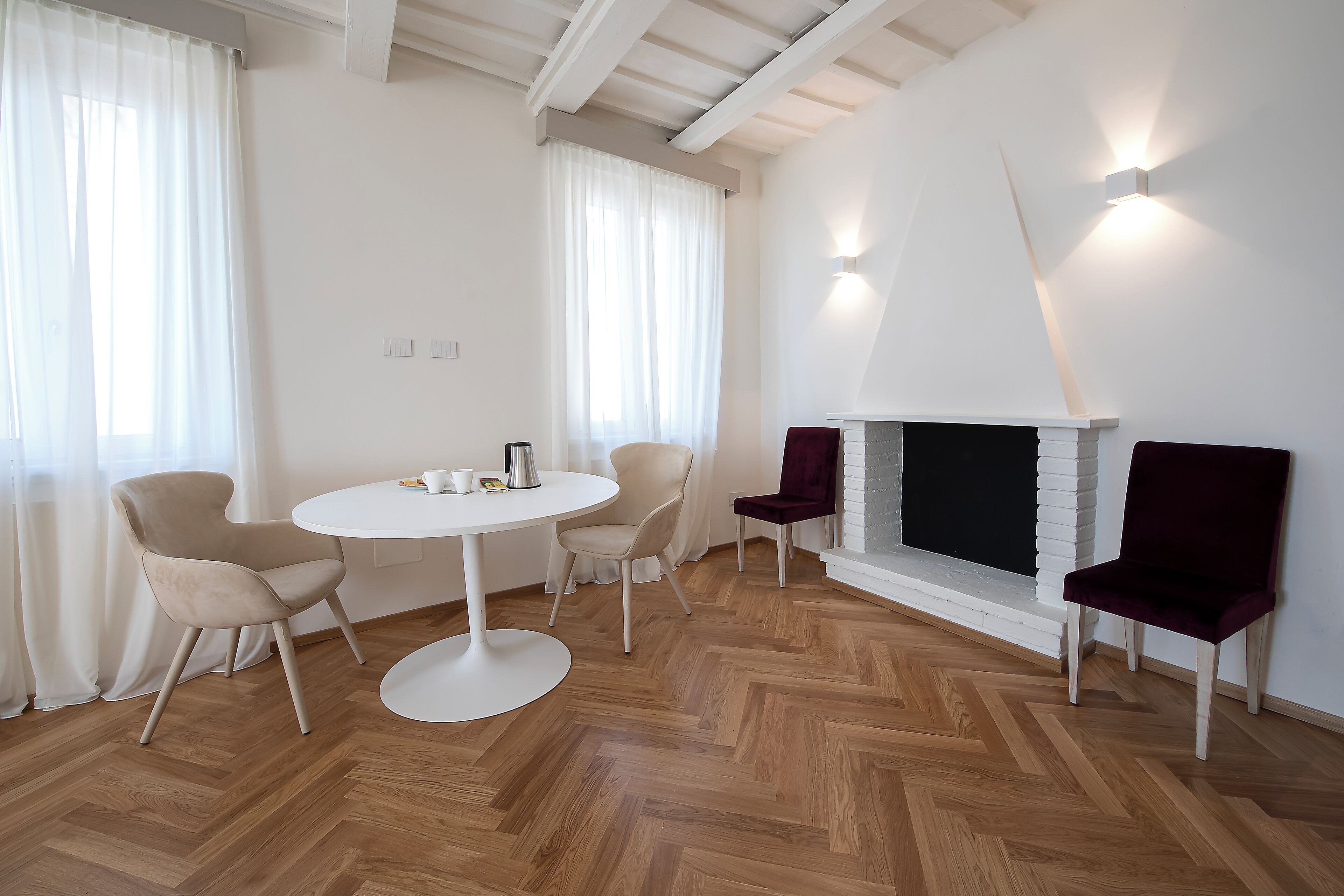 Minibar, in-room safe, soundproofing, free WiFi