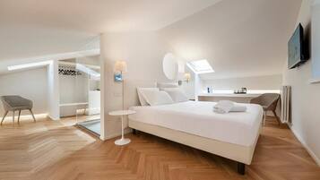 Minibar, in-room safe, soundproofing, free WiFi