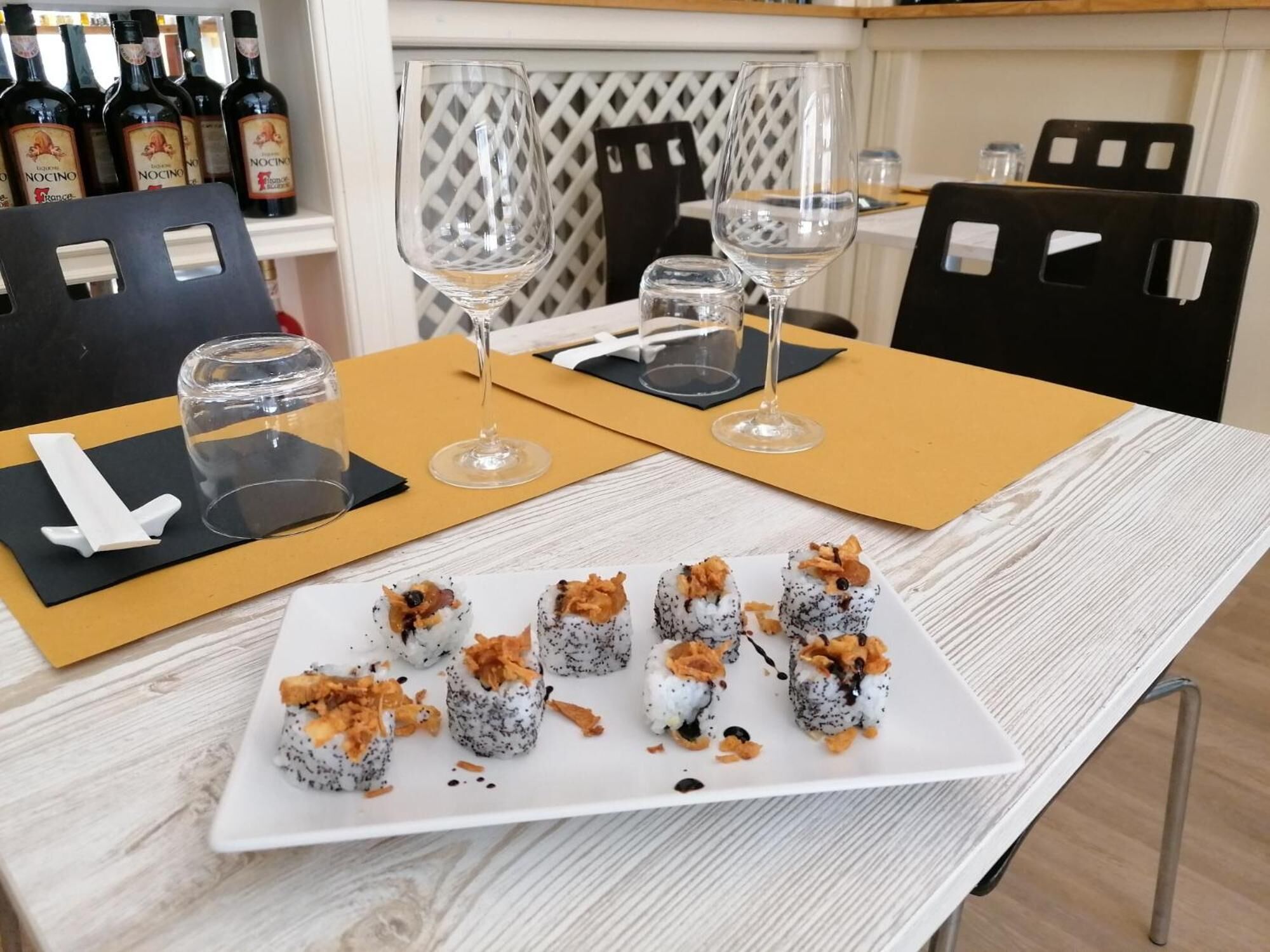 Petit déjeuner, déjeuner et dîner servis sur place