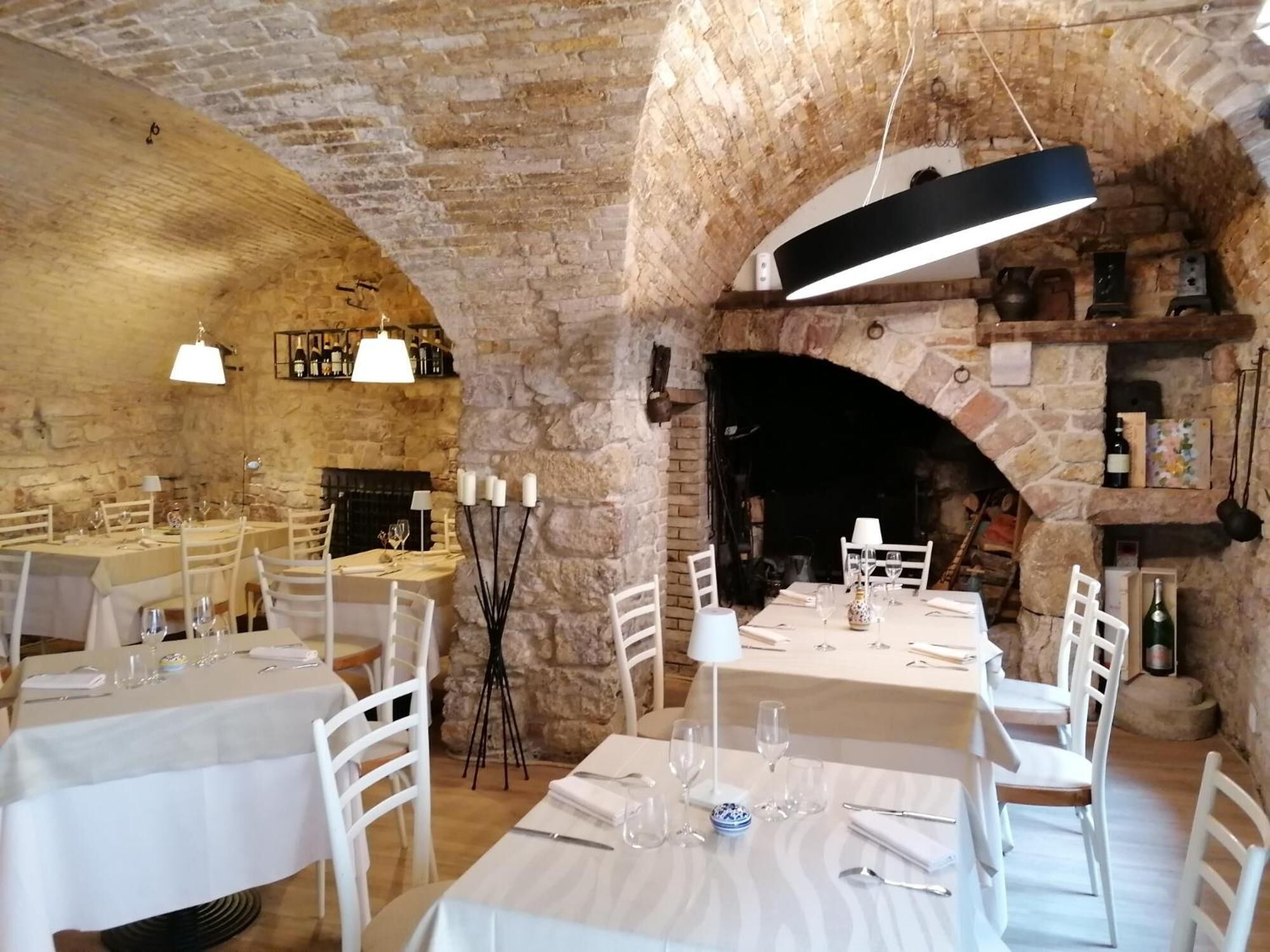 供應早餐、午餐、晚餐；意大利菜