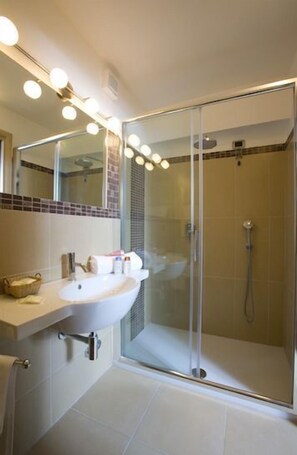Standard Double or Twin Room, Ensuite, Tower | Bathroom - Alexander (Assisi)