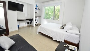 Single Room | Premium bedding, in-room safe, desk, soundproofing - Mediterráneo Hotel (Medellín)