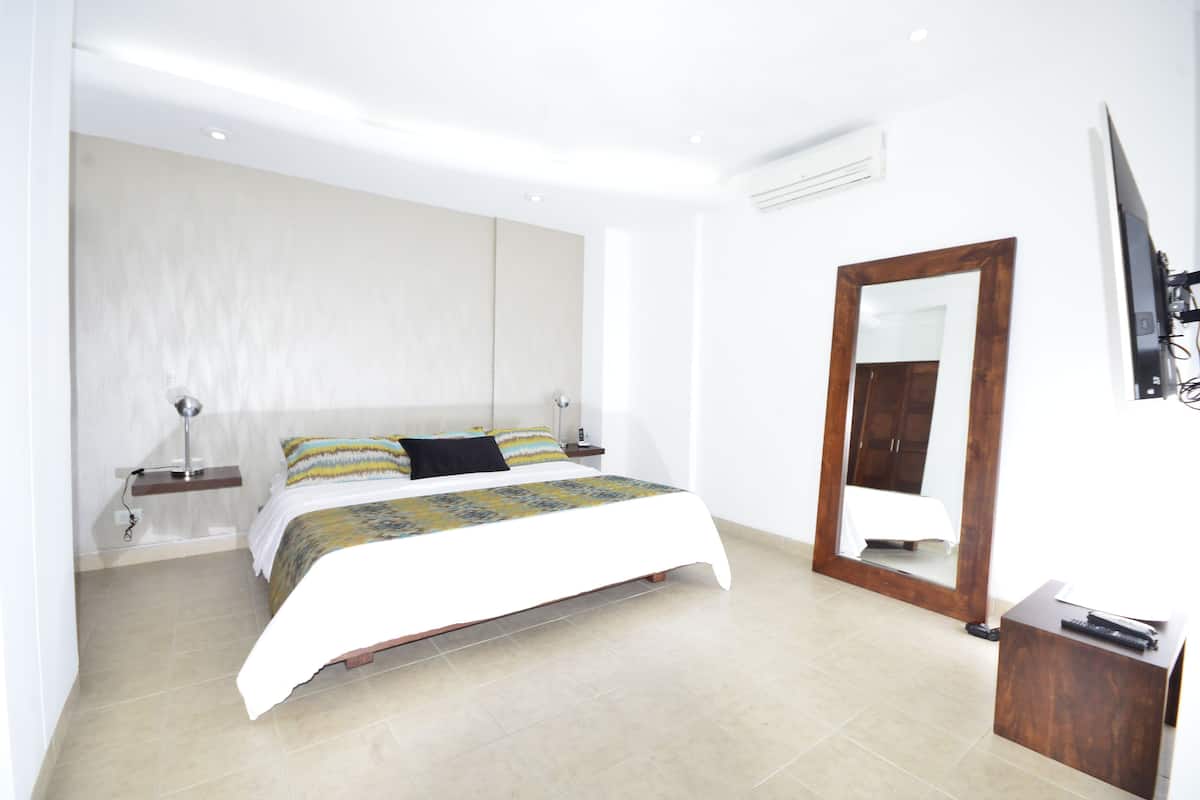 Single Room | Premium bedding, in-room safe, desk, soundproofing