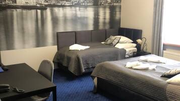 In-room safe, free WiFi, bed sheets