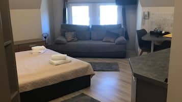 In-room safe, free WiFi, bed sheets