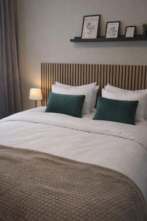 Desk, laptop workspace, soundproofing, iron/ironing board - Hotell Marieberg (Kristinehamn)