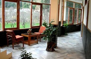Interior - Hotel Mountain Top (Manali)