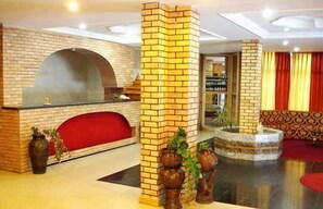 Lobby - Hotel Mountain Top (Manali)