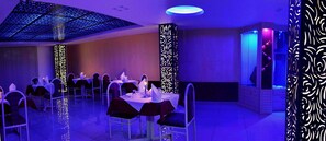 Dining - Hotel Mountain Top (Manali)