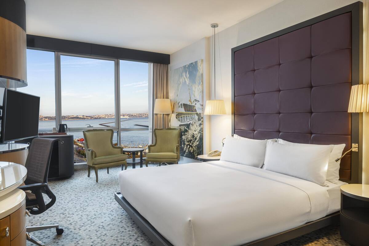 Deluxe Room, 1 King Bed, Sea View (Historic Peninsula) | Premium bedding, in-room safe, laptop workspace, blackout drapes