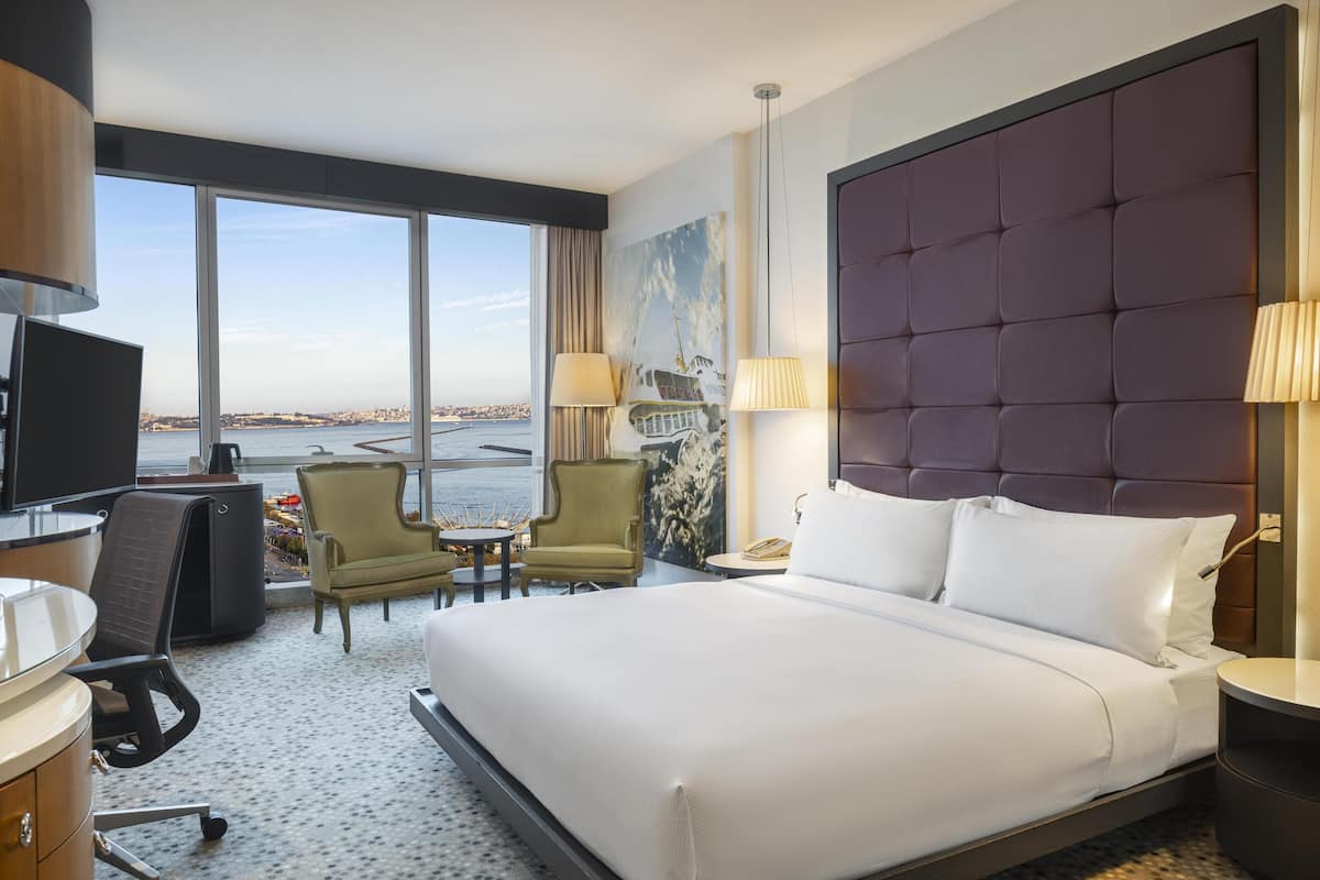 Deluxe Room, 1 King Bed, Sea View (Historic Peninsula) | Premium bedding, in-room safe, laptop workspace, blackout drapes