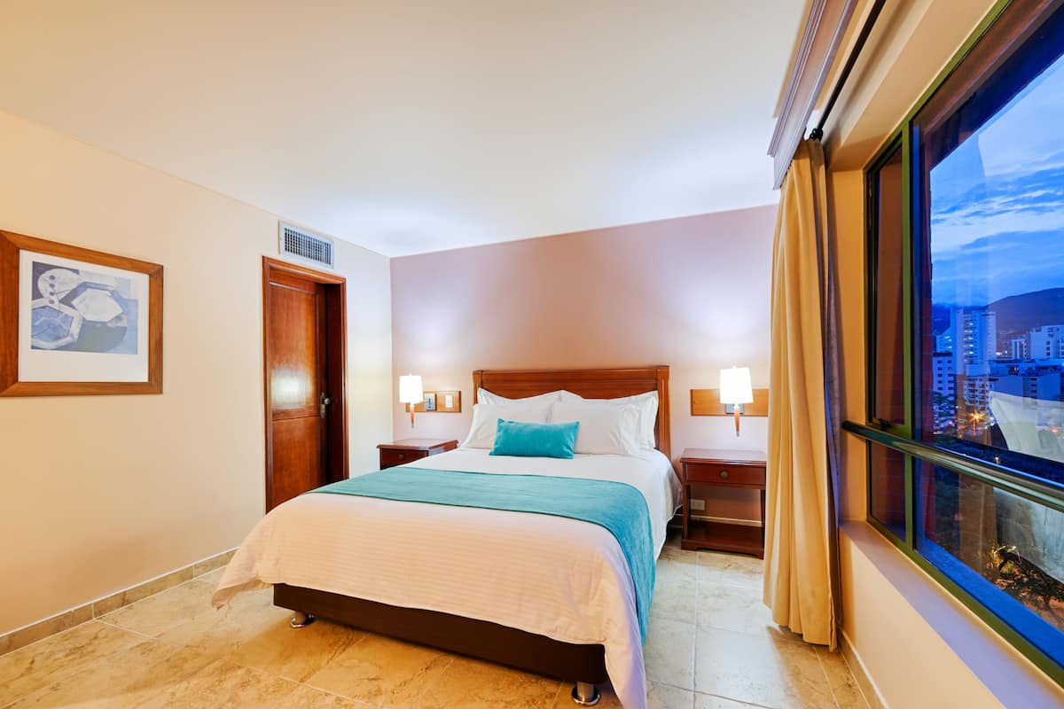 Couette en duvet d'oie, coffres-forts dans les chambres, bureau