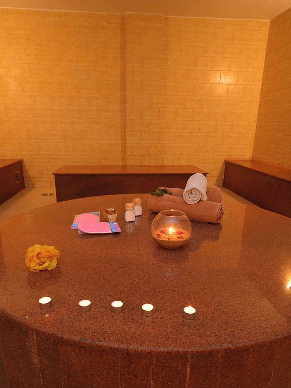 Bagno turco/hammam, trattamenti per il viso, manicure/pedicure