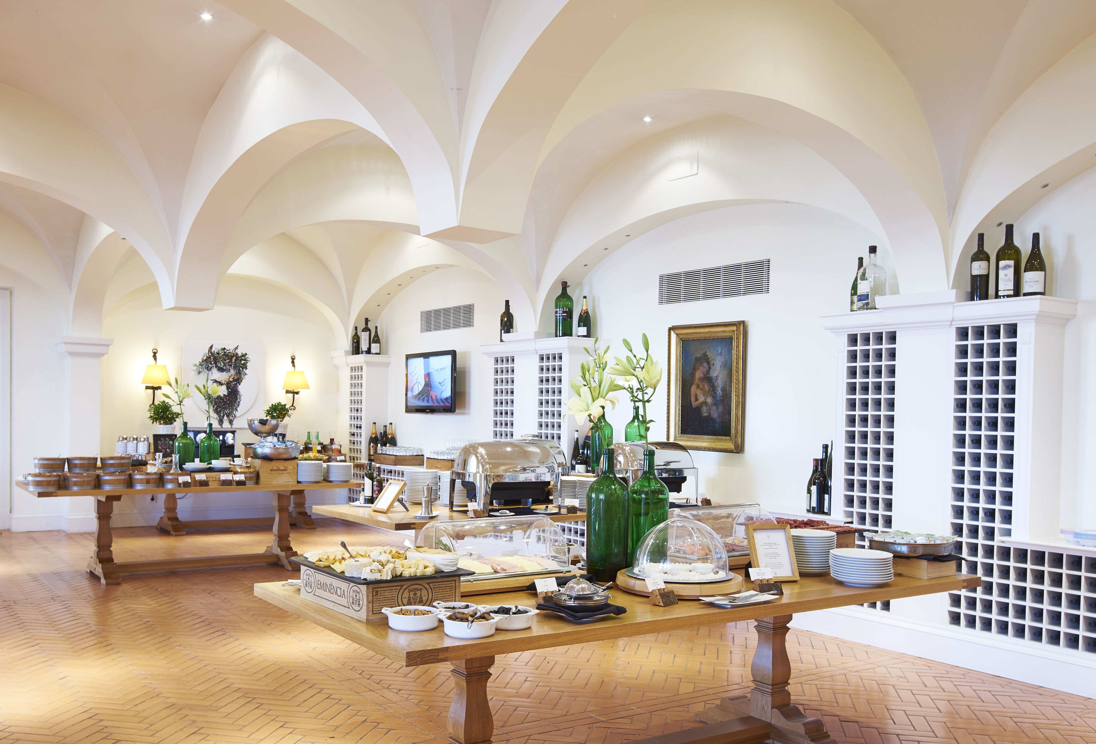 Daily buffet breakfast (EUR 45 per person)