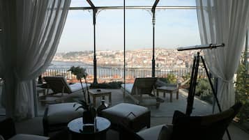 Bacchus Suite - Panoramic River and City View - Floor 9 of main building | 1 quarto, roupas de cama de algodão egípcio, roupas de cama premium