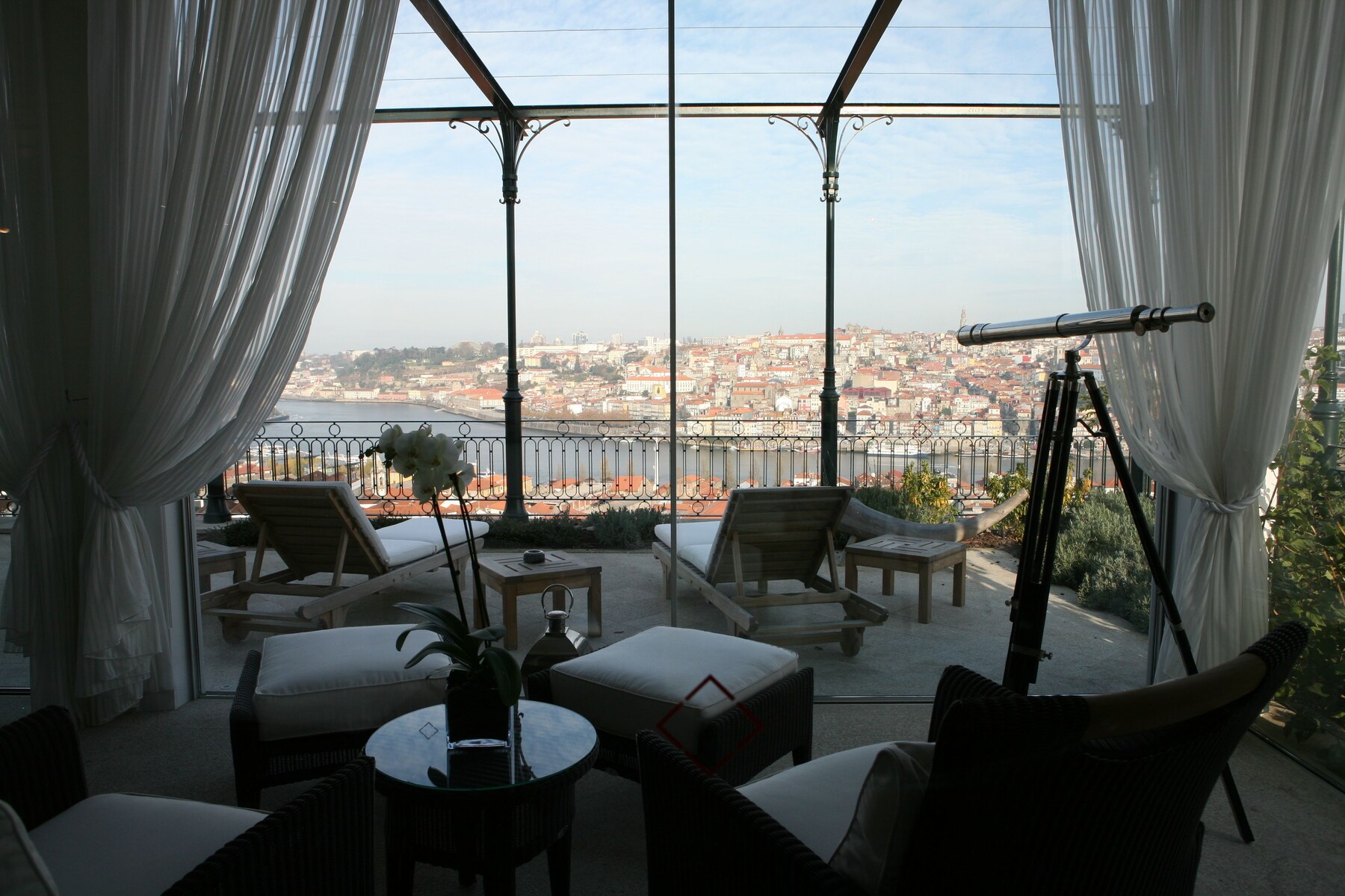 Bacchus Suite - Panoramic River and City View - Floor 9 of main building | Egyptian cotton sheets, premium bedding, down comforters