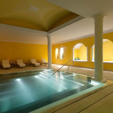 Couples treatment rooms, sauna, hot tub, steam room, Turkish bath