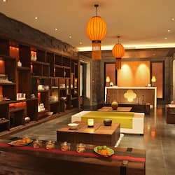 Couples treatment rooms, body treatments, hydrotherapy, aromatherapy