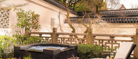 Courtyard Room King