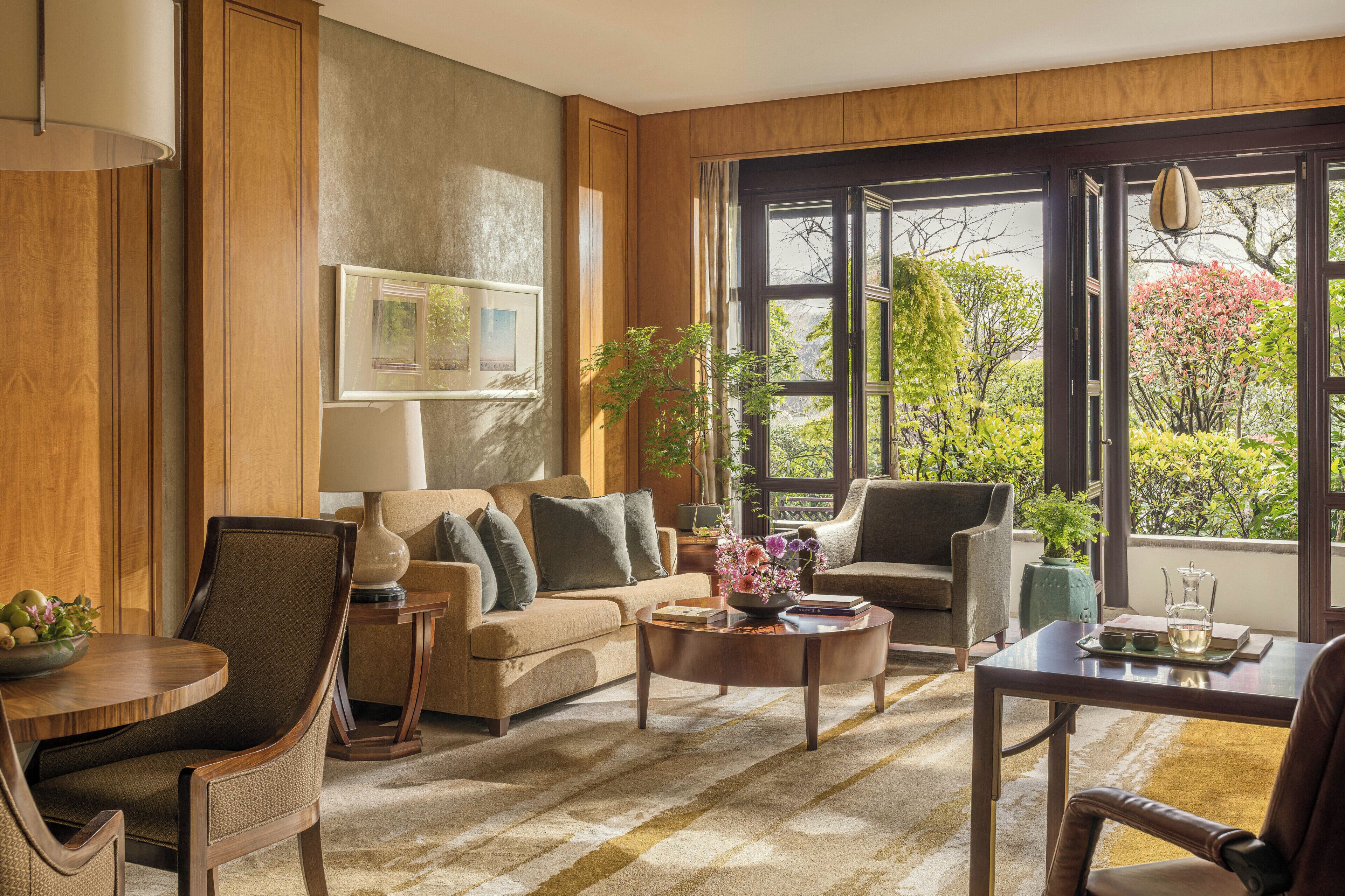 湖景軒套房 | 低過敏寢具、羽絨被、迷你吧、客房內保險箱