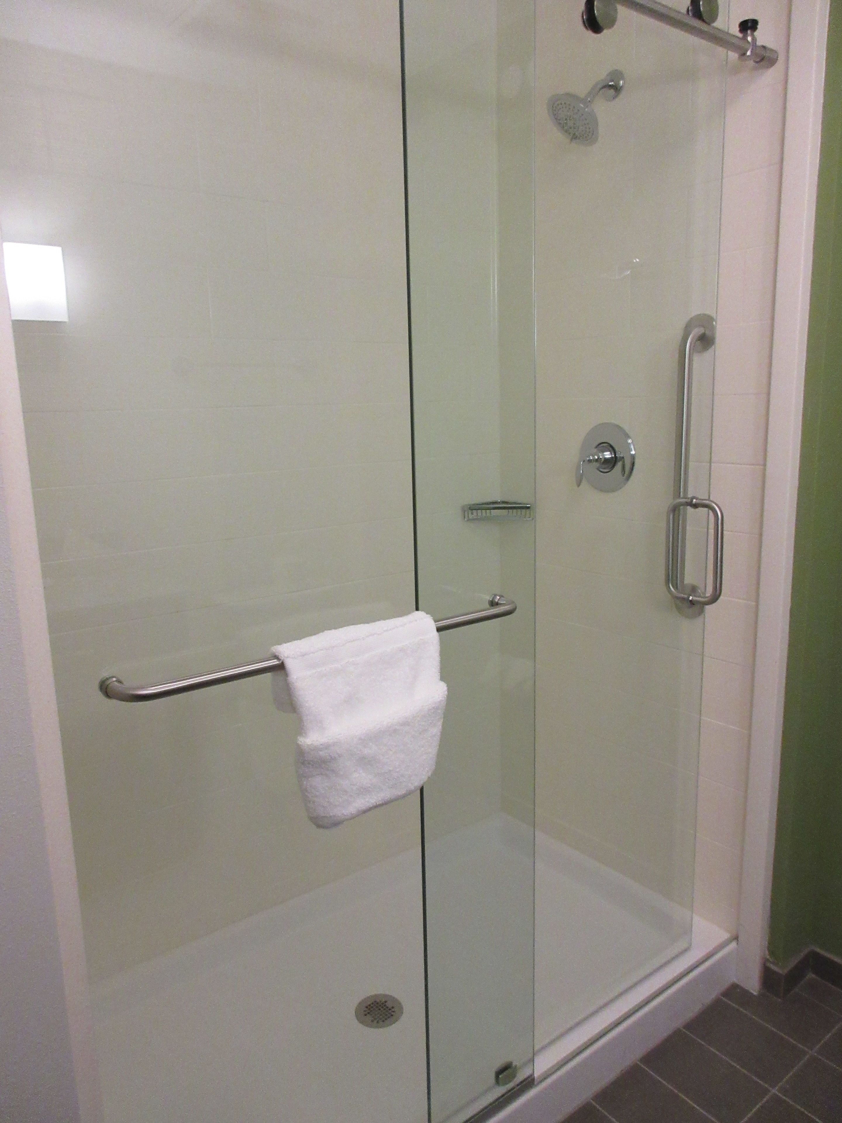 standard room, 1 king bed with sofa bed, non smoking | bathroom | combined shower/bathtub, free toiletries, hair dryer, towels