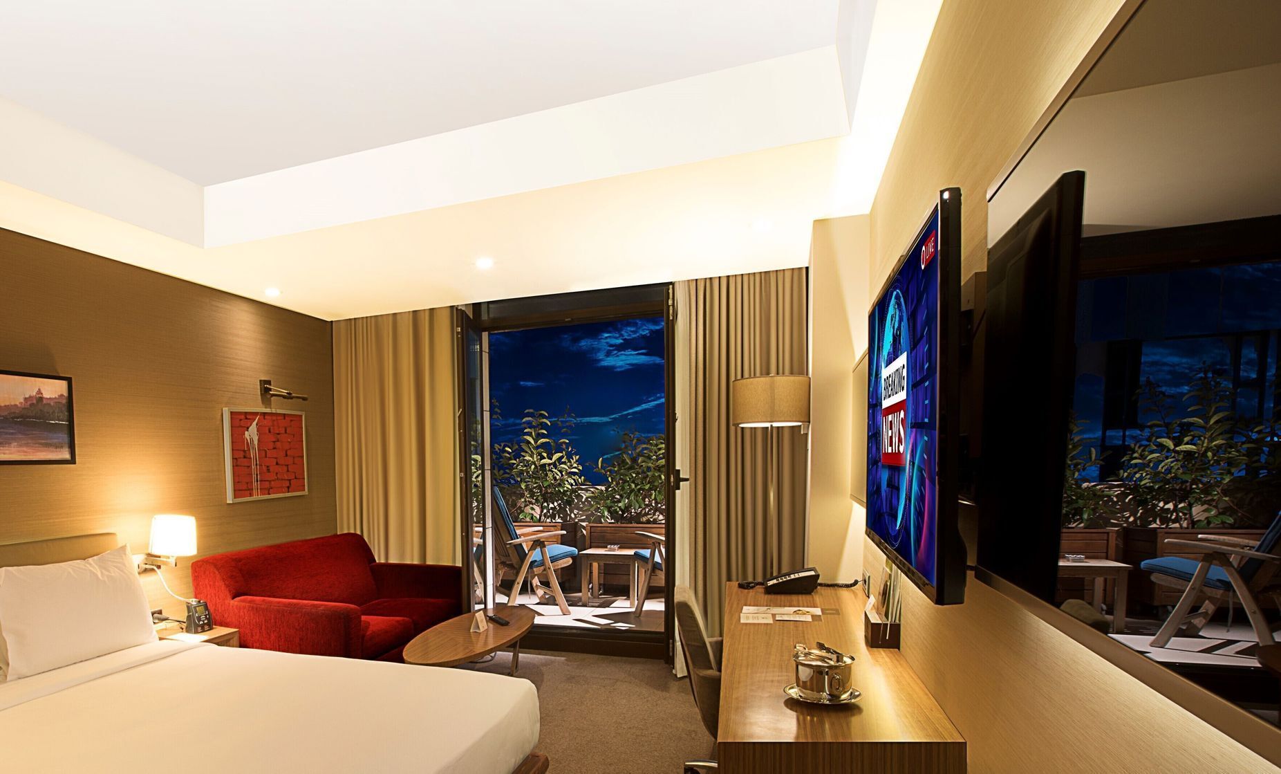 Premium bedding, minibar, in-room safe, desk