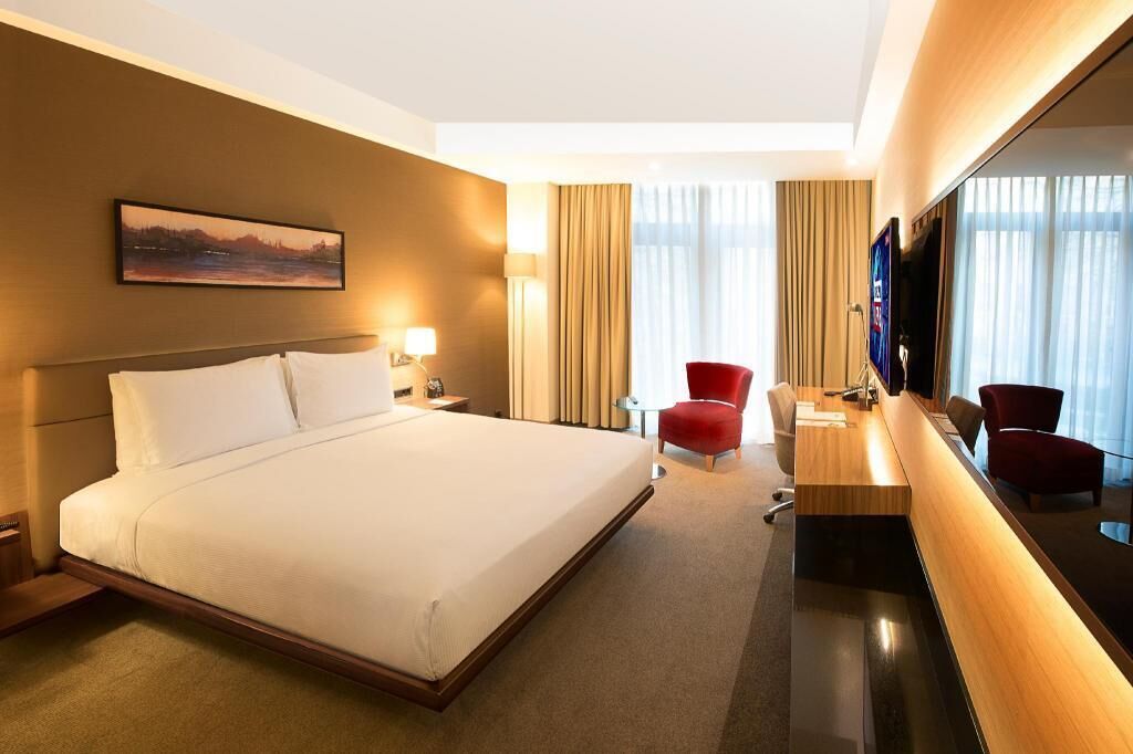 Premium bedding, minibar, in-room safe, desk