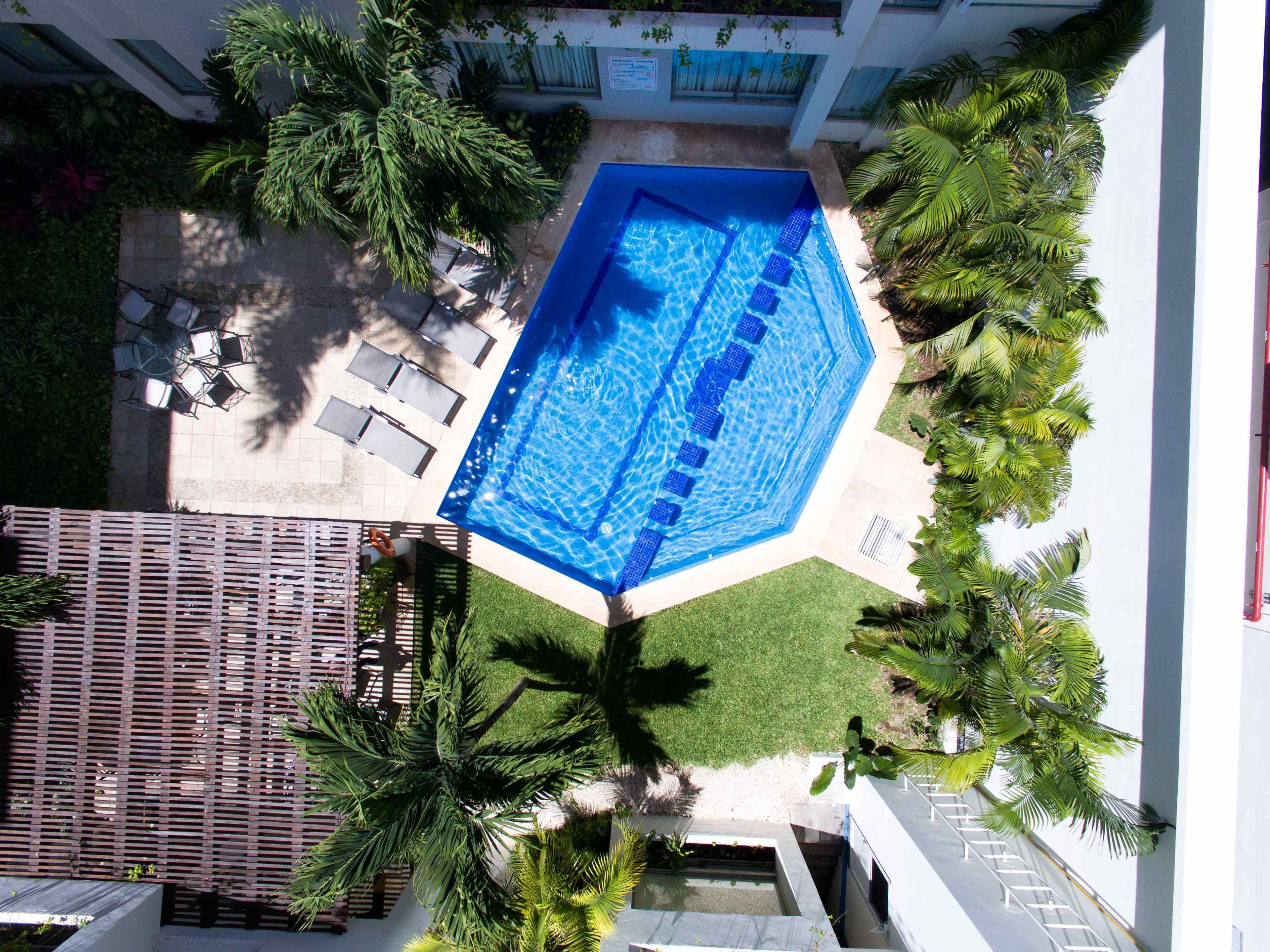 Kolam renang outdoor